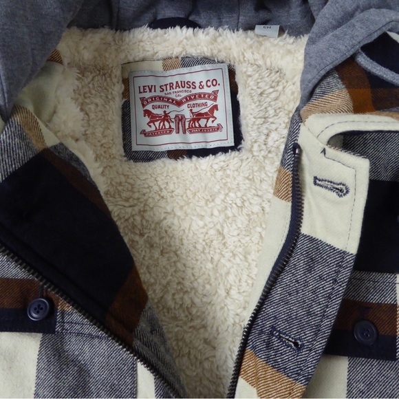 Levi’s Hooded Plaid Twill Jacket w Faux Fur Sherpa Lining Coat NWT - Picture 8 of 10